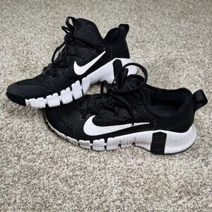 Nike Black and White Athletic Shoes